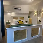 Andio Bed & Breakfast 4*