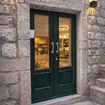 Andio Bed and Breakfast 4*