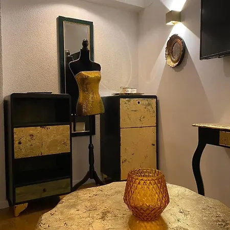 Andio לינה וארוחת בוקר 4*