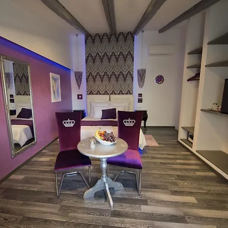 לינה וארוחת בוקר Andio 4*